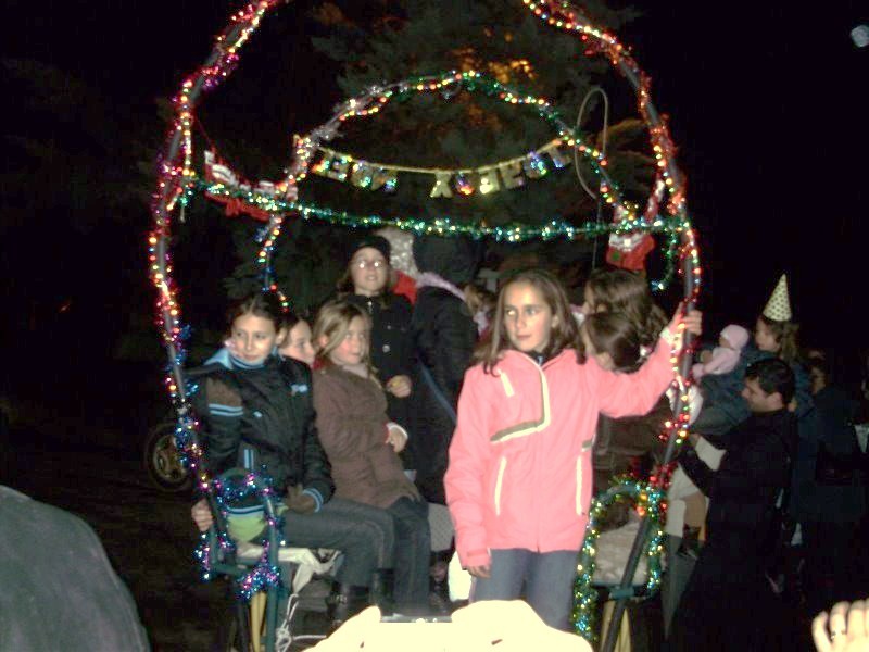 Le bonheur des enfants sur la calèche du Père Noël